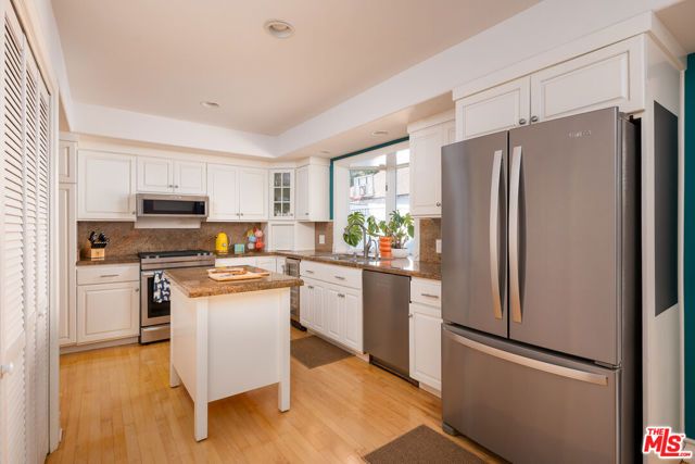 8426 Flight Avenue, Los Angeles, CA 90045