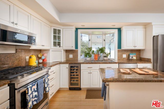 8426 Flight Avenue, Los Angeles, CA 90045