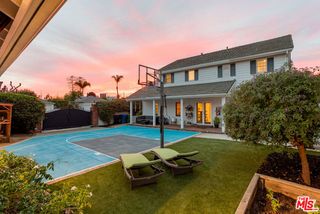 8426 Flight Avenue, Los Angeles, CA 90045