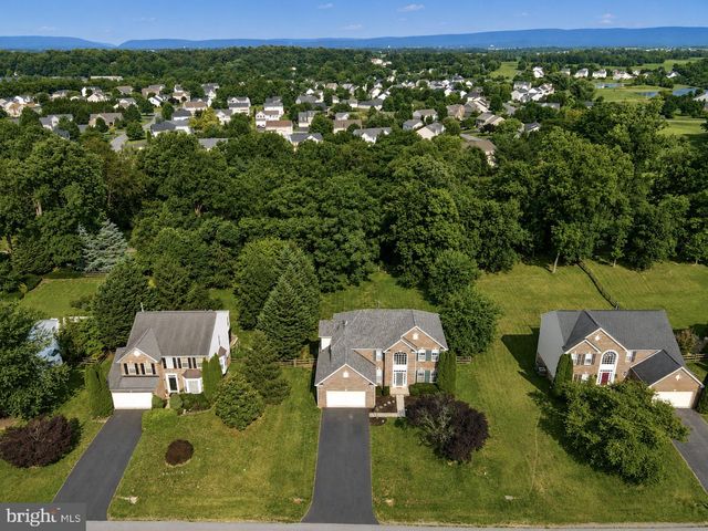 422 SAWGRASS, Charles Town, WV 25414