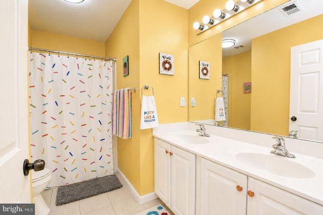 422 SAWGRASS, Charles Town, WV 25414