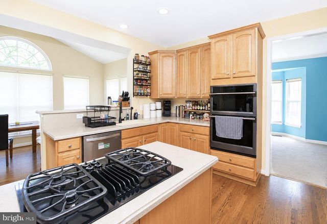 422 SAWGRASS, Charles Town, WV 25414