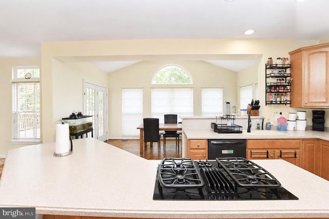 422 SAWGRASS, Charles Town, WV 25414