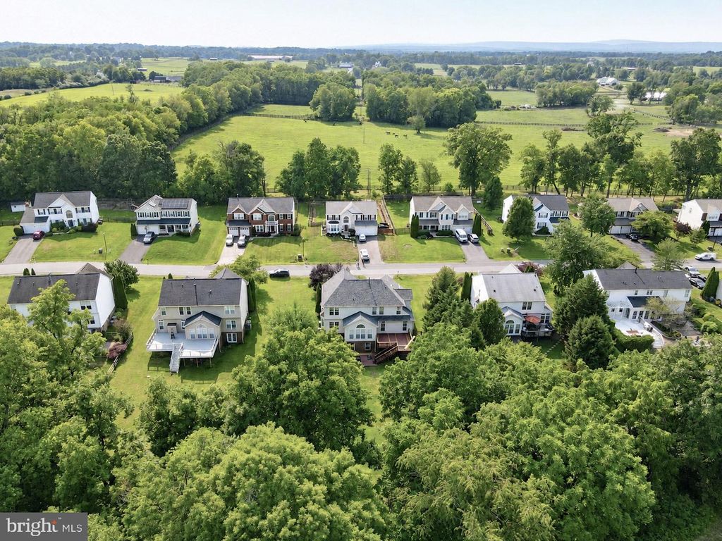 422 SAWGRASS, Charles Town, WV 25414
