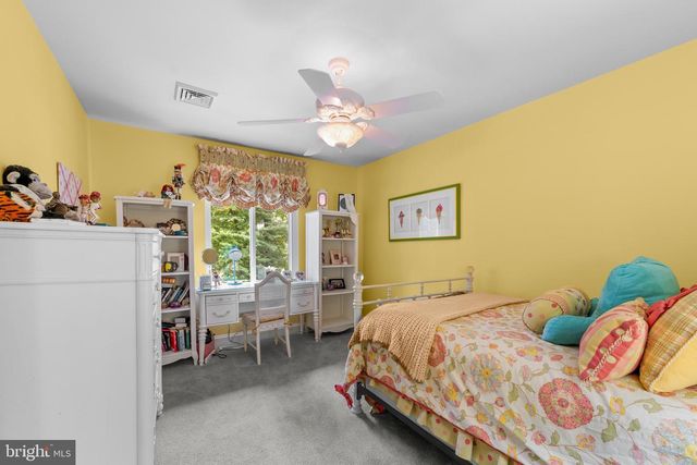 15 HAZELHURST DR, Voorhees, NJ 08043