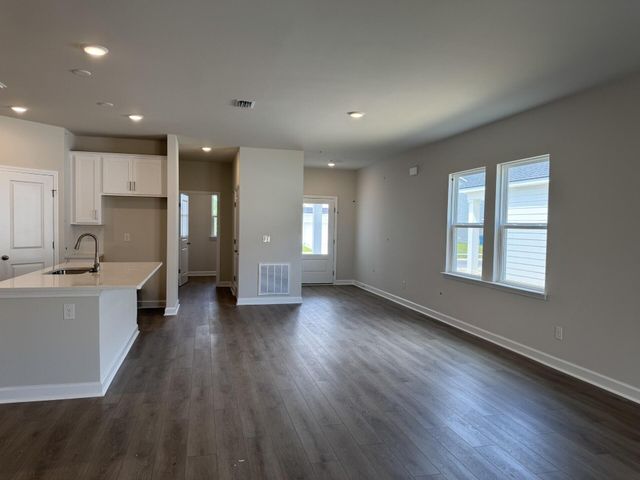 5152 Blackberry Lane, Ravenel, SC 29470