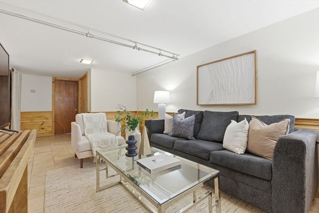 490 Main Street, Lynnfield, MA 01940