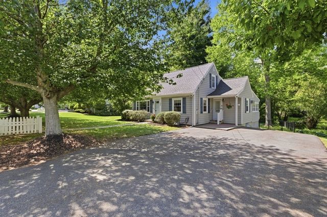 490 Main Street, Lynnfield, MA 01940