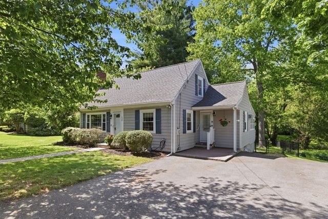 490 Main Street, Lynnfield, MA 01940