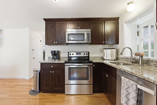 490 Main Street, Lynnfield, MA 01940