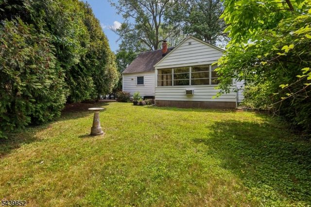 320 Redmont Rd, North Plainfield Boro, NJ 07063