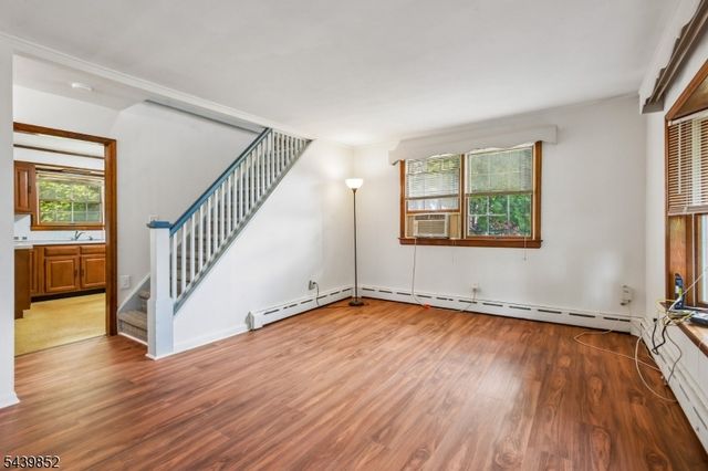 320 Redmont Rd, North Plainfield Boro, NJ 07063