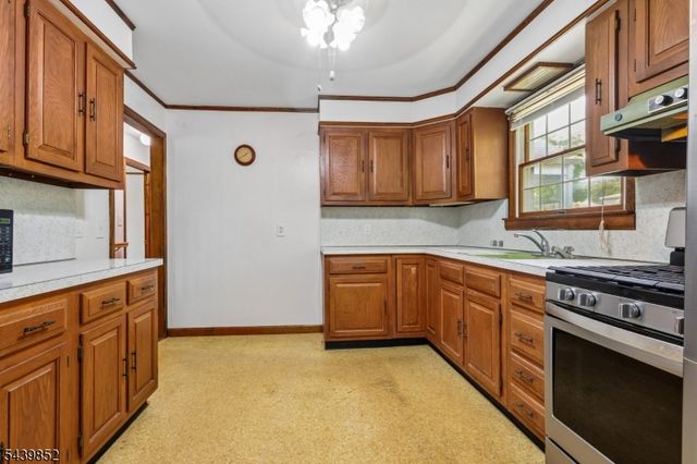 320 Redmont Rd, North Plainfield Boro, NJ 07063