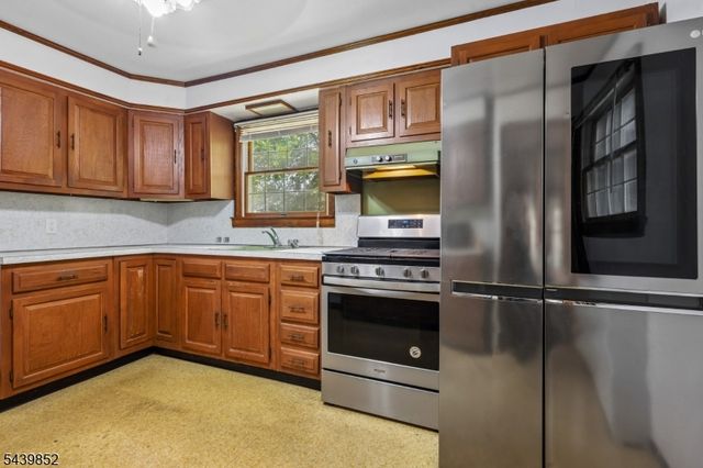 320 Redmont Rd, North Plainfield Boro, NJ 07063