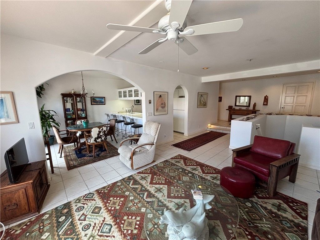 Image 10 of property listing at 50 Playa Azul, Avalon, CA 90704
