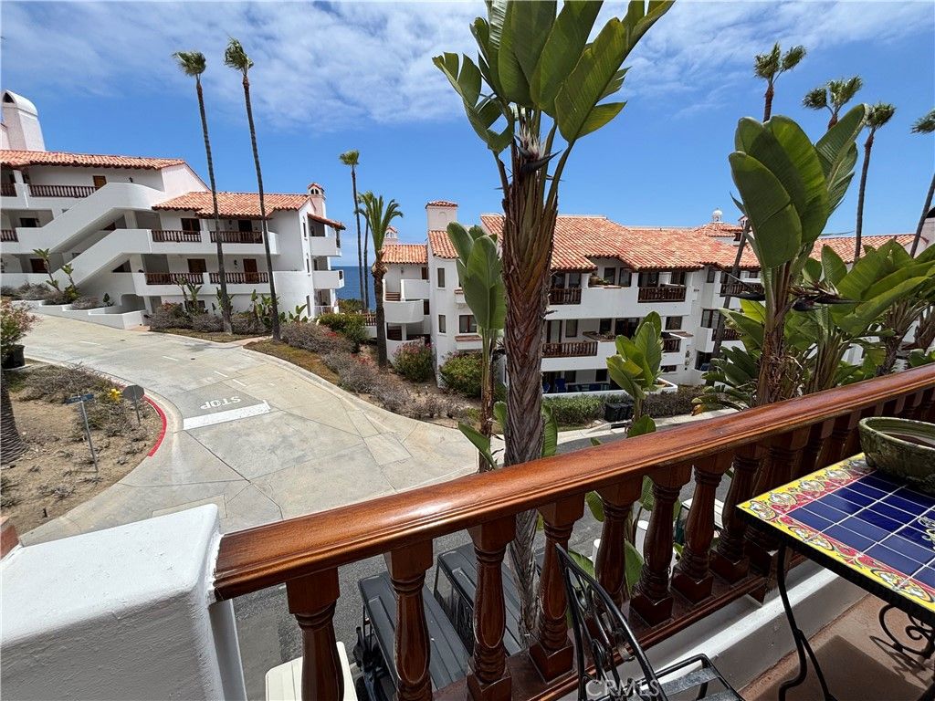 Image 4 of property listing at 50 Playa Azul, Avalon, CA 90704