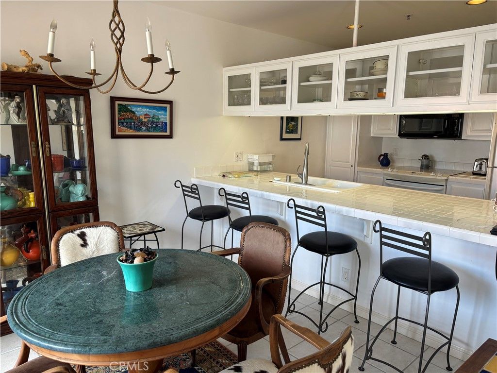 Image 5 of property listing at 50 Playa Azul, Avalon, CA 90704