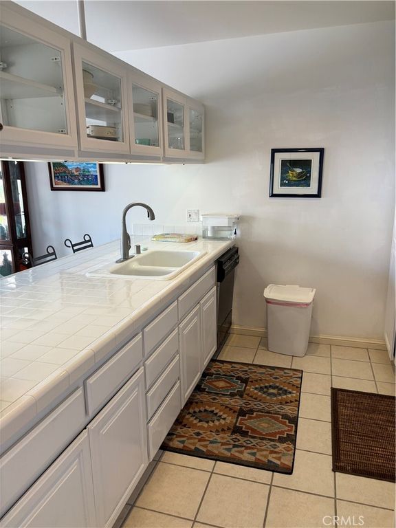 Image 8 of property listing at 50 Playa Azul, Avalon, CA 90704