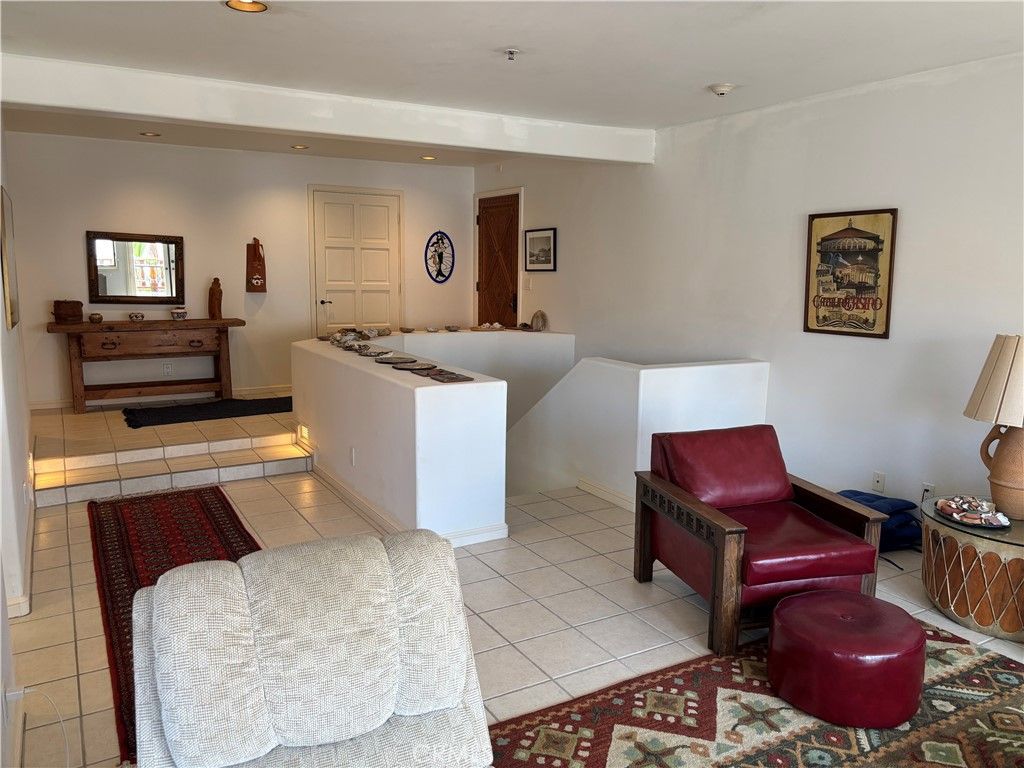 Image 9 of property listing at 50 Playa Azul, Avalon, CA 90704
