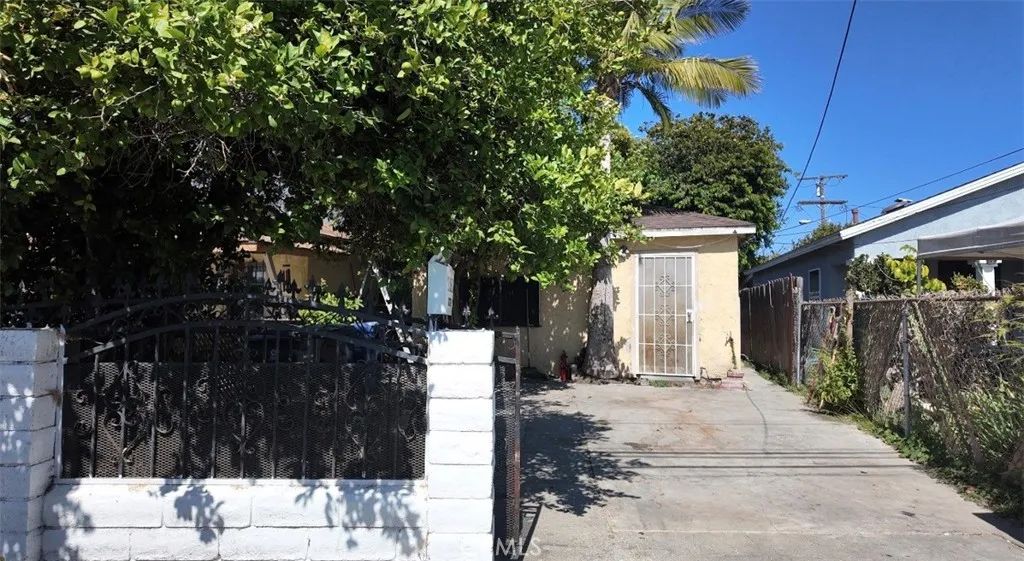 13214 S Mona, Compton, CA 90222