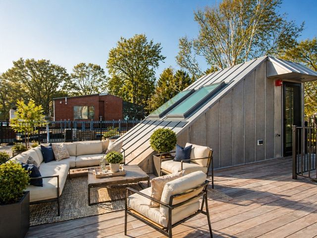 17 Saint Marys 2, Brookline, MA 02445