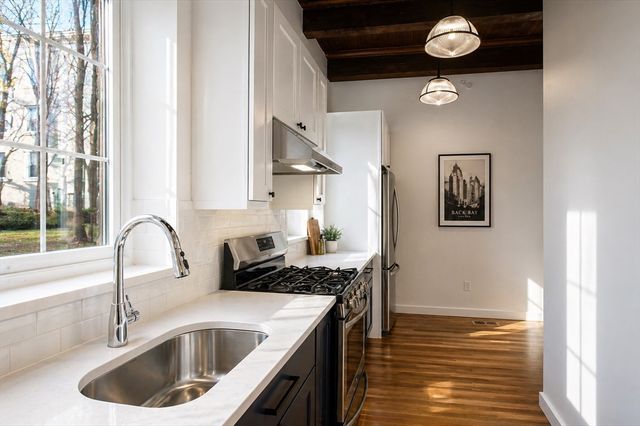 17 Saint Marys 2, Brookline, MA 02445