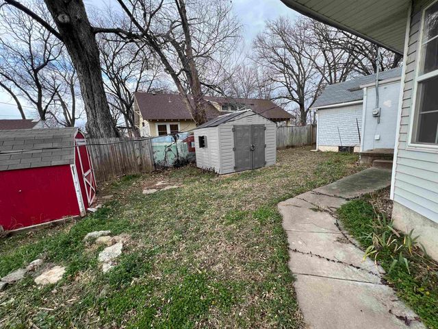 705 N LINDEN, Belle Plaine, KS 67013