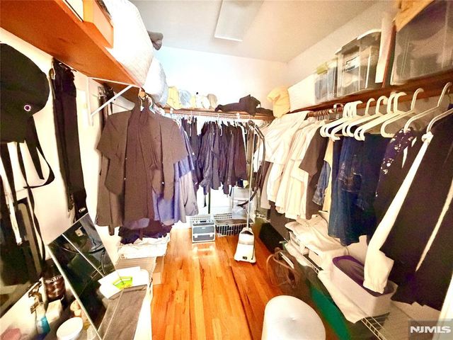 372 Chestnut Street, Ridgefield, NJ 07657
