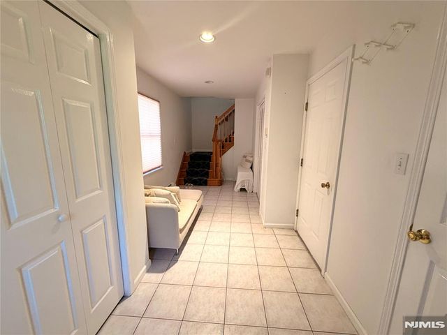 372 Chestnut Street, Ridgefield, NJ 07657