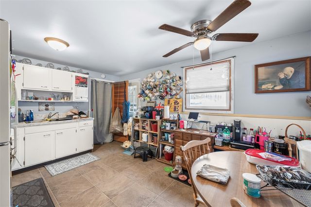 125 S Cayuga Street, Buchanan, MI 49107