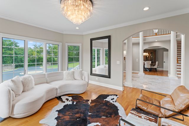 121 Florence Avenue, Inverness, IL 60010