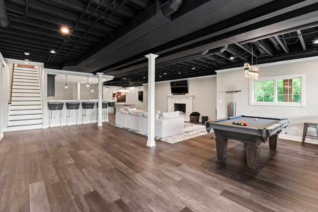 121 Florence Avenue, Inverness, IL 60010