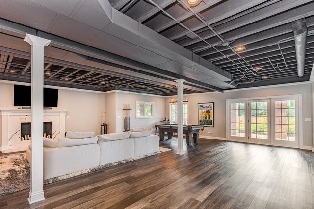 121 Florence Avenue, Inverness, IL 60010