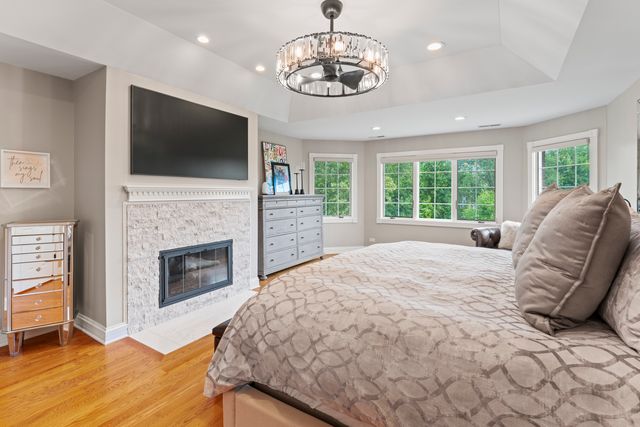 121 Florence Avenue, Inverness, IL 60010