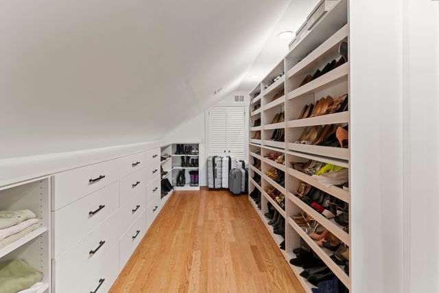 121 Florence Avenue, Inverness, IL 60010