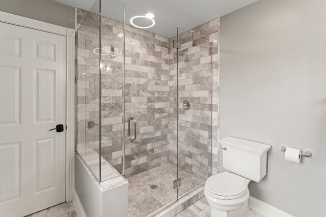 121 Florence Avenue, Inverness, IL 60010