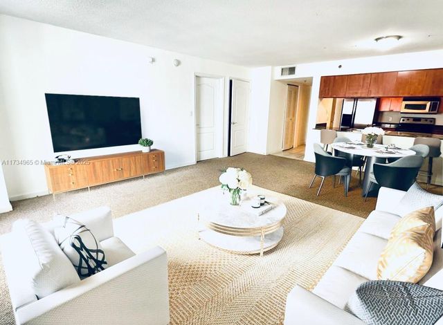 1200 Brickell Bay Dr 2514, Miami, FL 33131