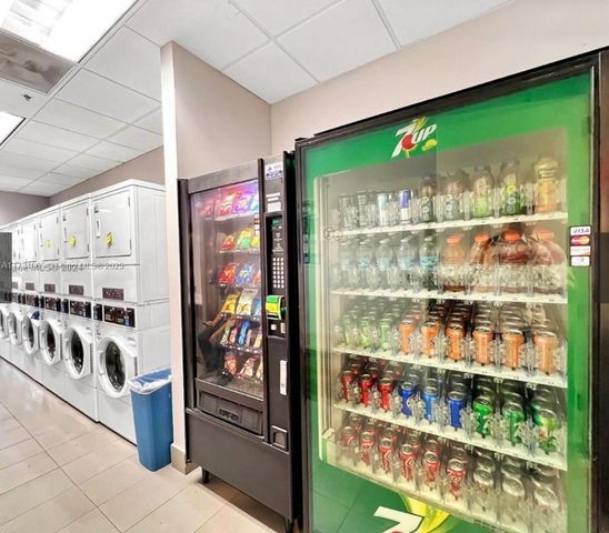 1200 Brickell Bay Dr 2514, Miami, FL 33131