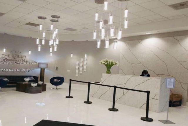 1200 Brickell Bay Dr 2514, Miami, FL 33131