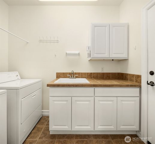 24253 NE Vine Maple Way, Redmond, WA 98053