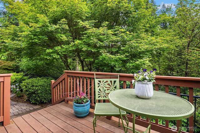 24253 NE Vine Maple Way, Redmond, WA 98053