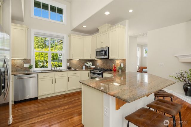 24253 NE Vine Maple Way, Redmond, WA 98053