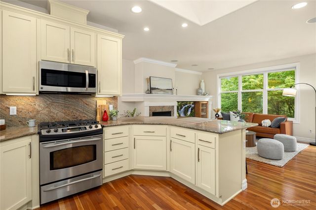 24253 NE Vine Maple Way, Redmond, WA 98053