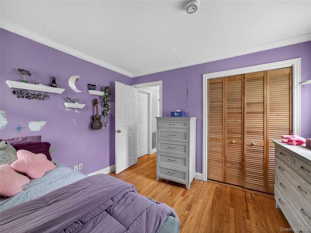 28 Parkway Drive N, Blauvelt, NY 10913