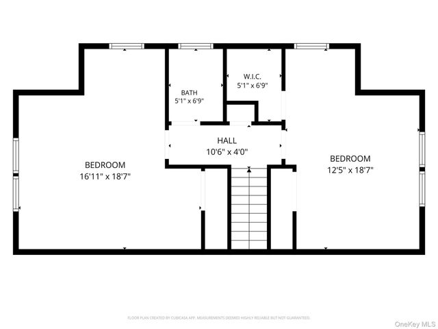 28 Parkway Drive N, Blauvelt, NY 10913
