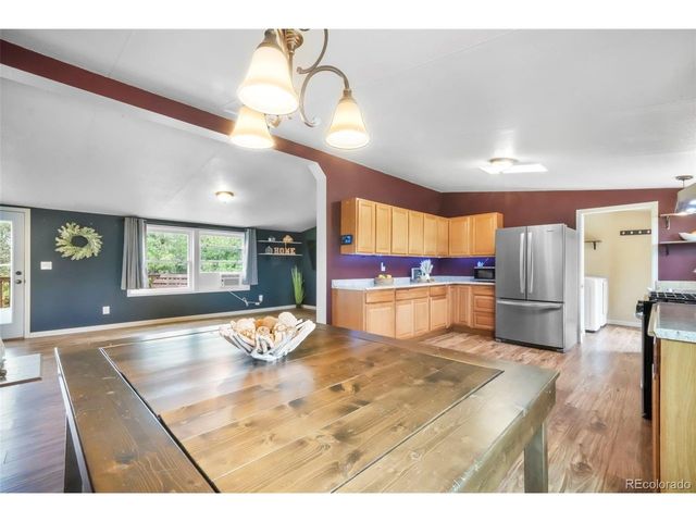 696 Calle De La Nieva, Florissant, CO 80816