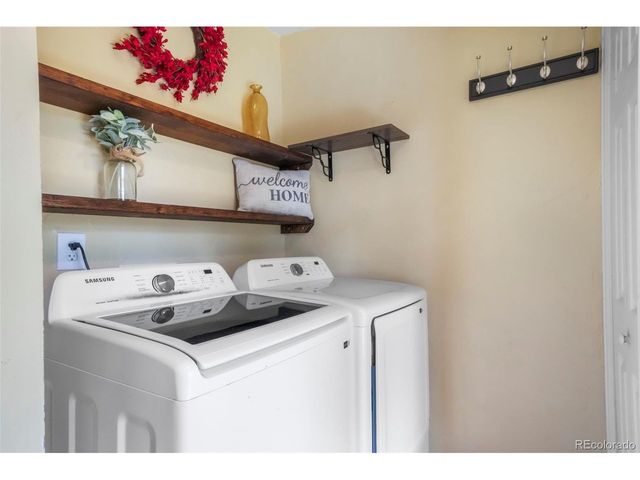 696 Calle De La Nieva, Florissant, CO 80816