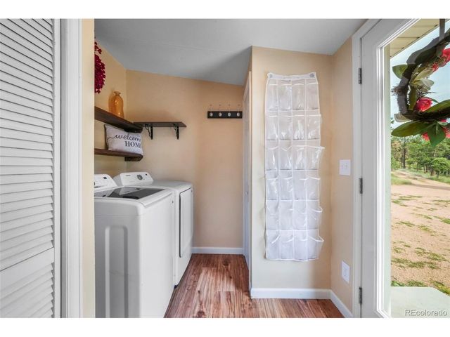 696 Calle De La Nieva, Florissant, CO 80816