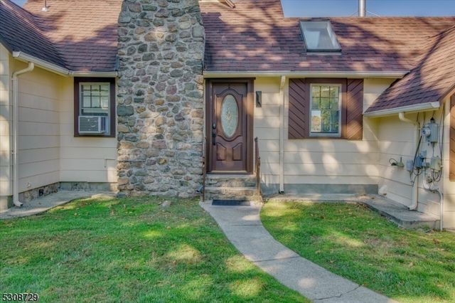 16 Oak Pkwy, Sparta Twp., NJ 07871