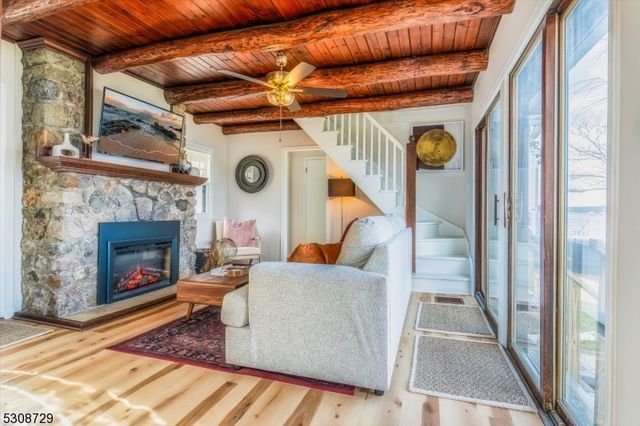16 Oak Pkwy, Sparta Twp., NJ 07871
